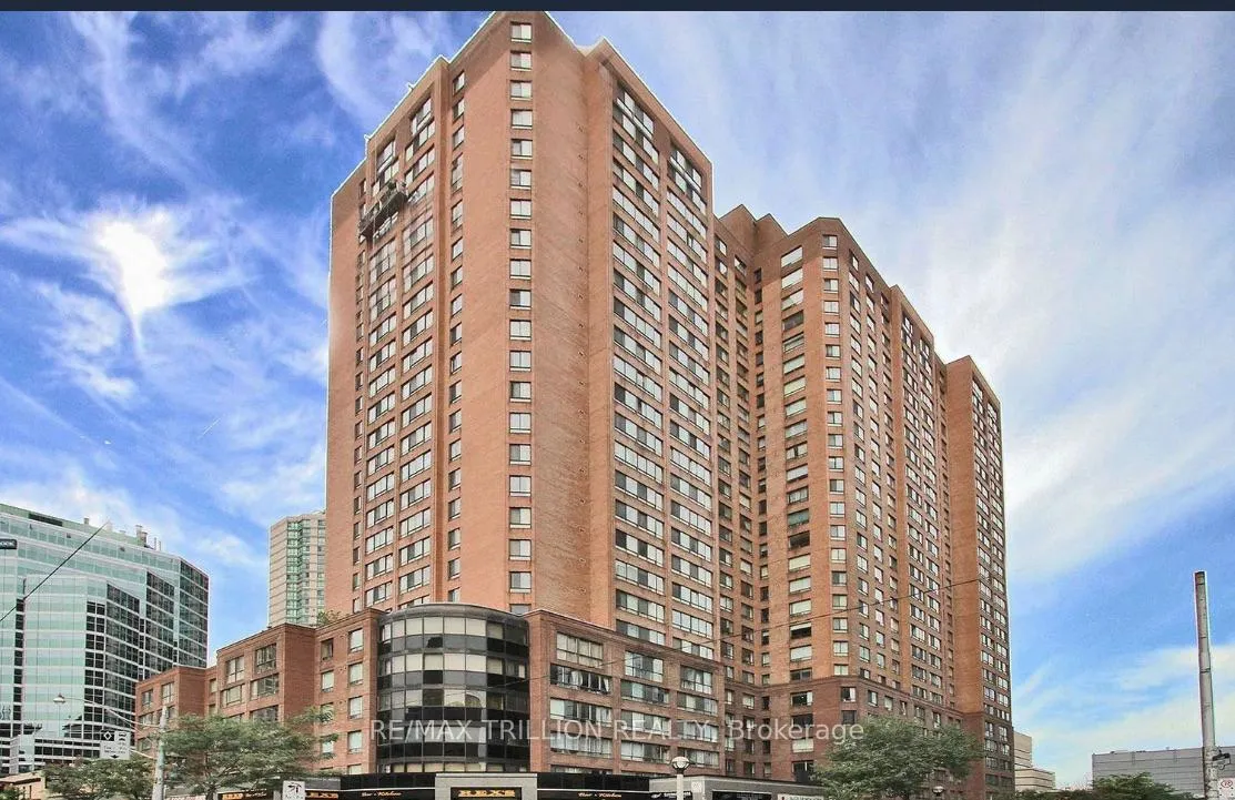 Front of Unit 914, 633 Bay Street