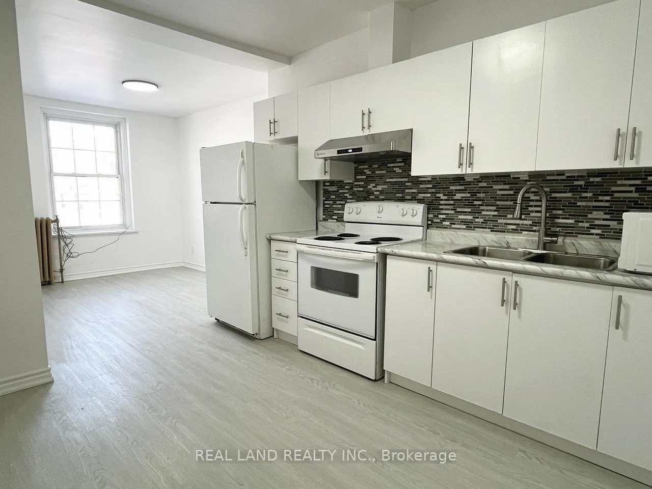 Front of Unit Unit 1, 31 King Street E