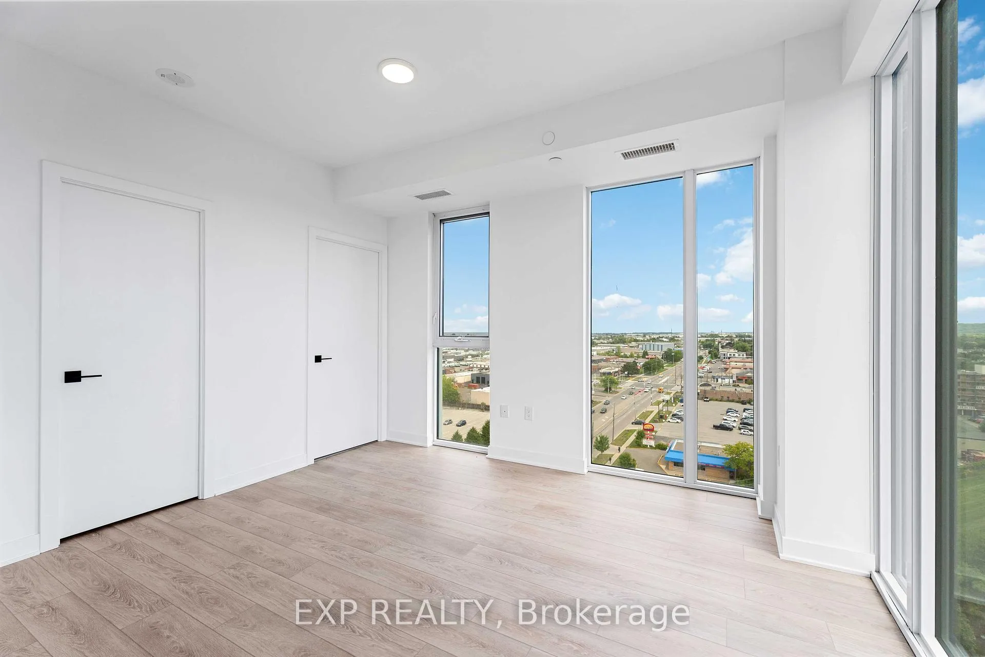 Photo 10 of Unit 1217, 2782 Barton St Street E, Hamilton, Riverdale — HOMEH