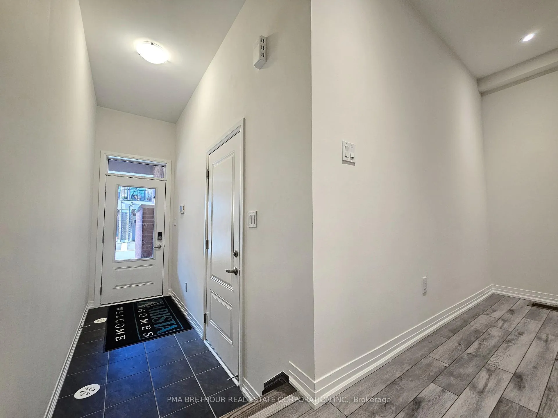 Photo 2 of 8 Sissons Way, Markham, Box Grove — HOMEH