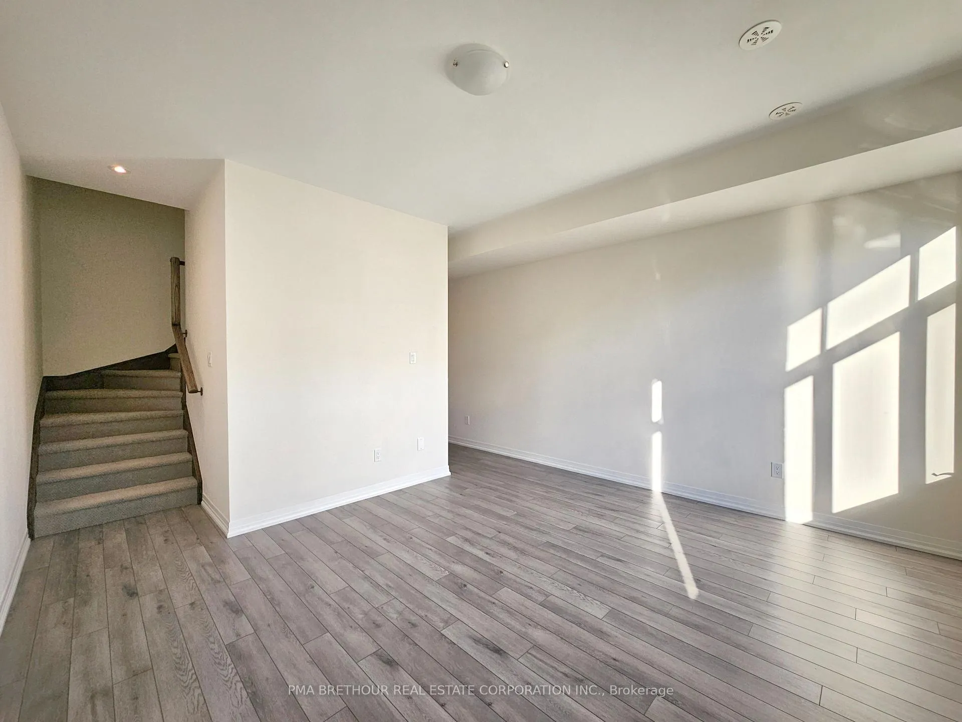Photo 13 of 8 Sissons Way, Markham, Box Grove — HOMEH
