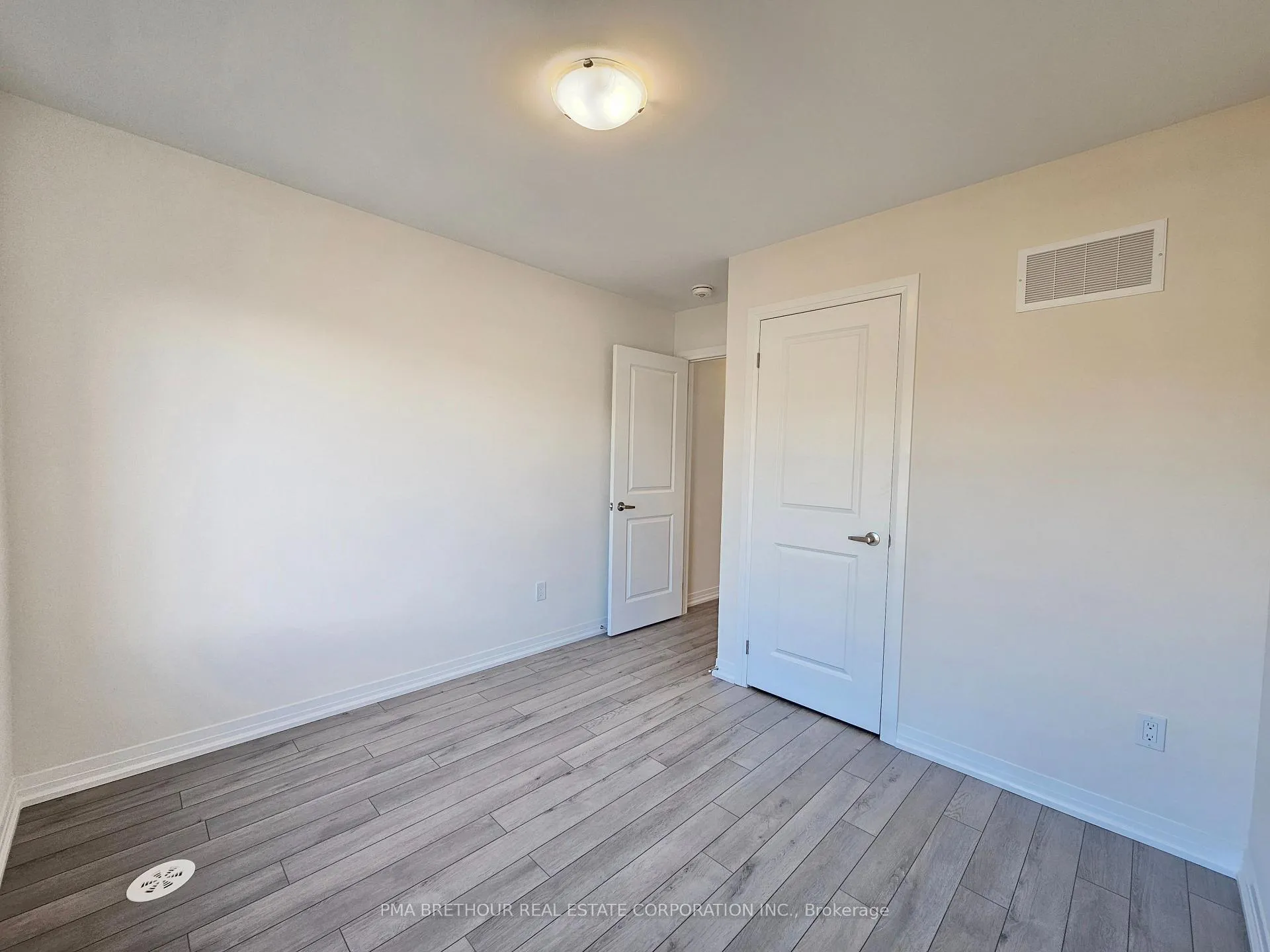 Photo 19 of 8 Sissons Way, Markham, Box Grove — HOMEH