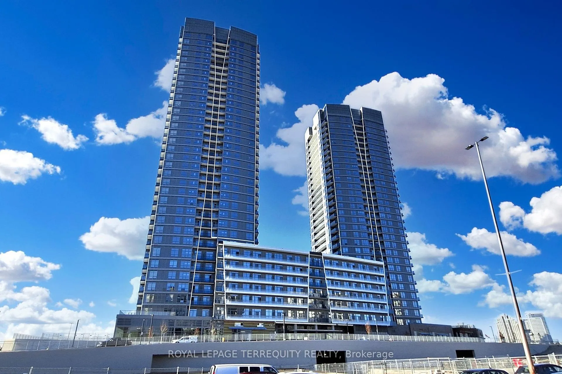 Front of Unit 3103, 30 Upper Mall Way S