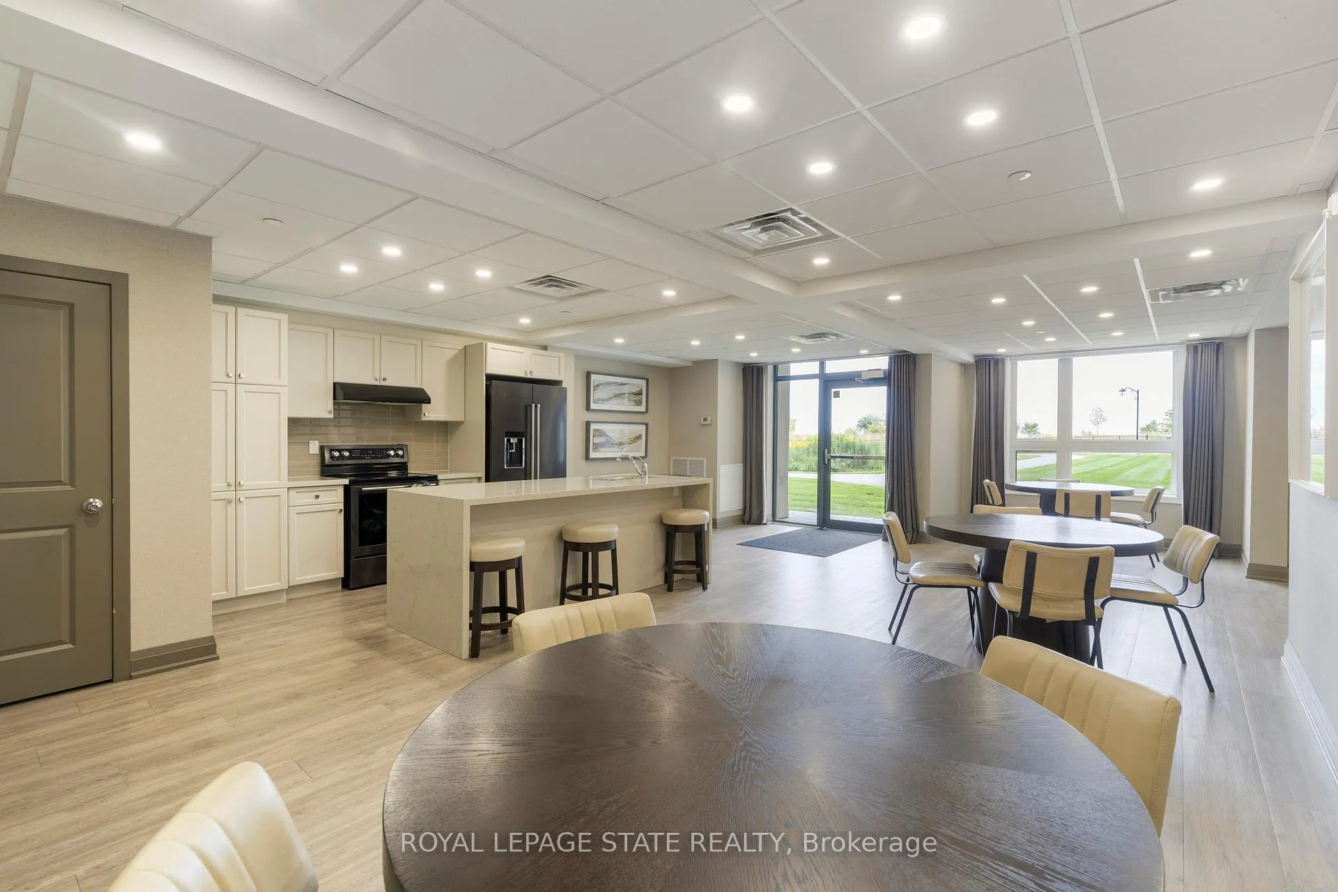 Photo 36 of Unit 521, 101 Shoreview Place, Hamilton, Stoney Creek — HOMEH