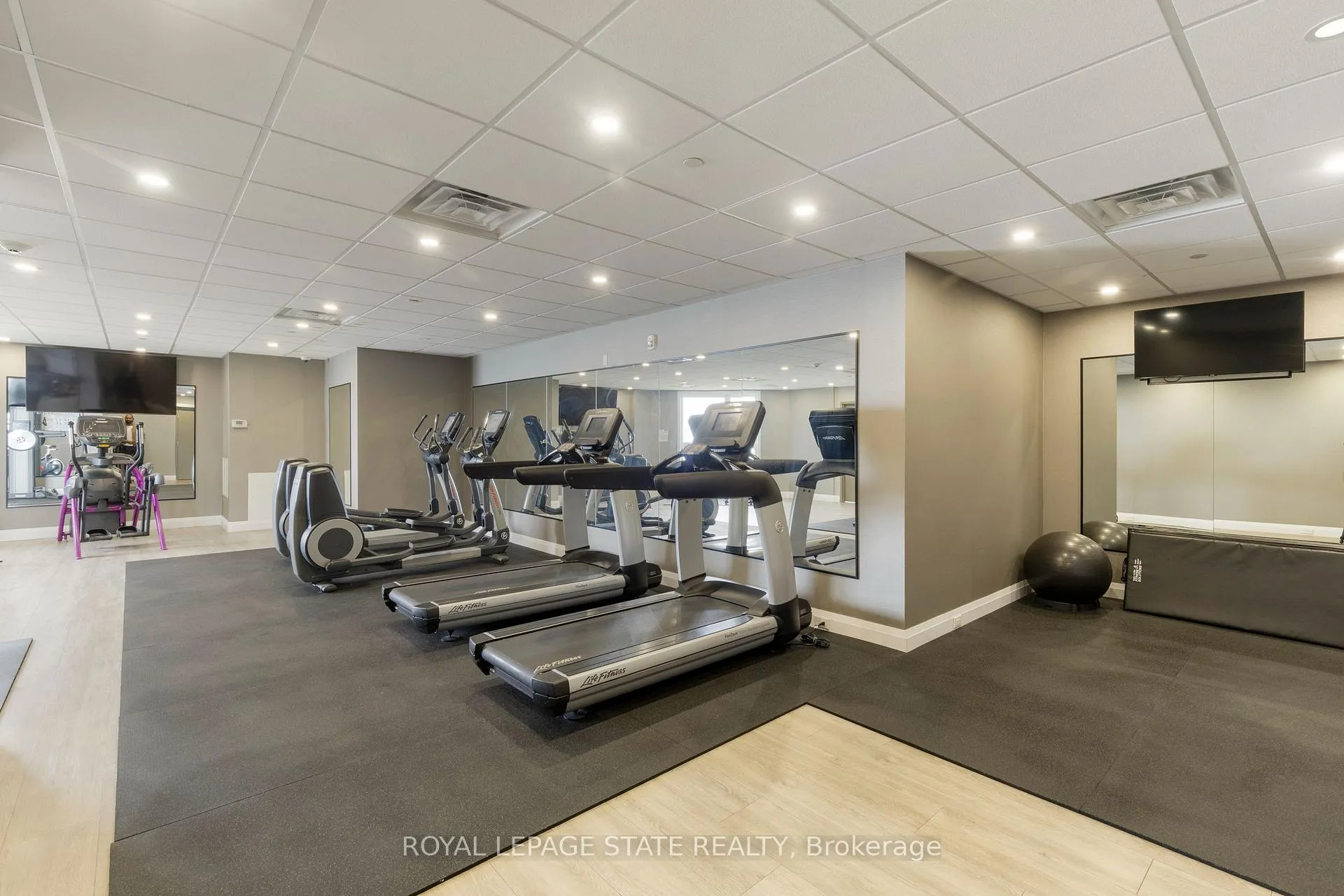 Photo 37 of Unit 521, 101 Shoreview Place, Hamilton, Stoney Creek — HOMEH
