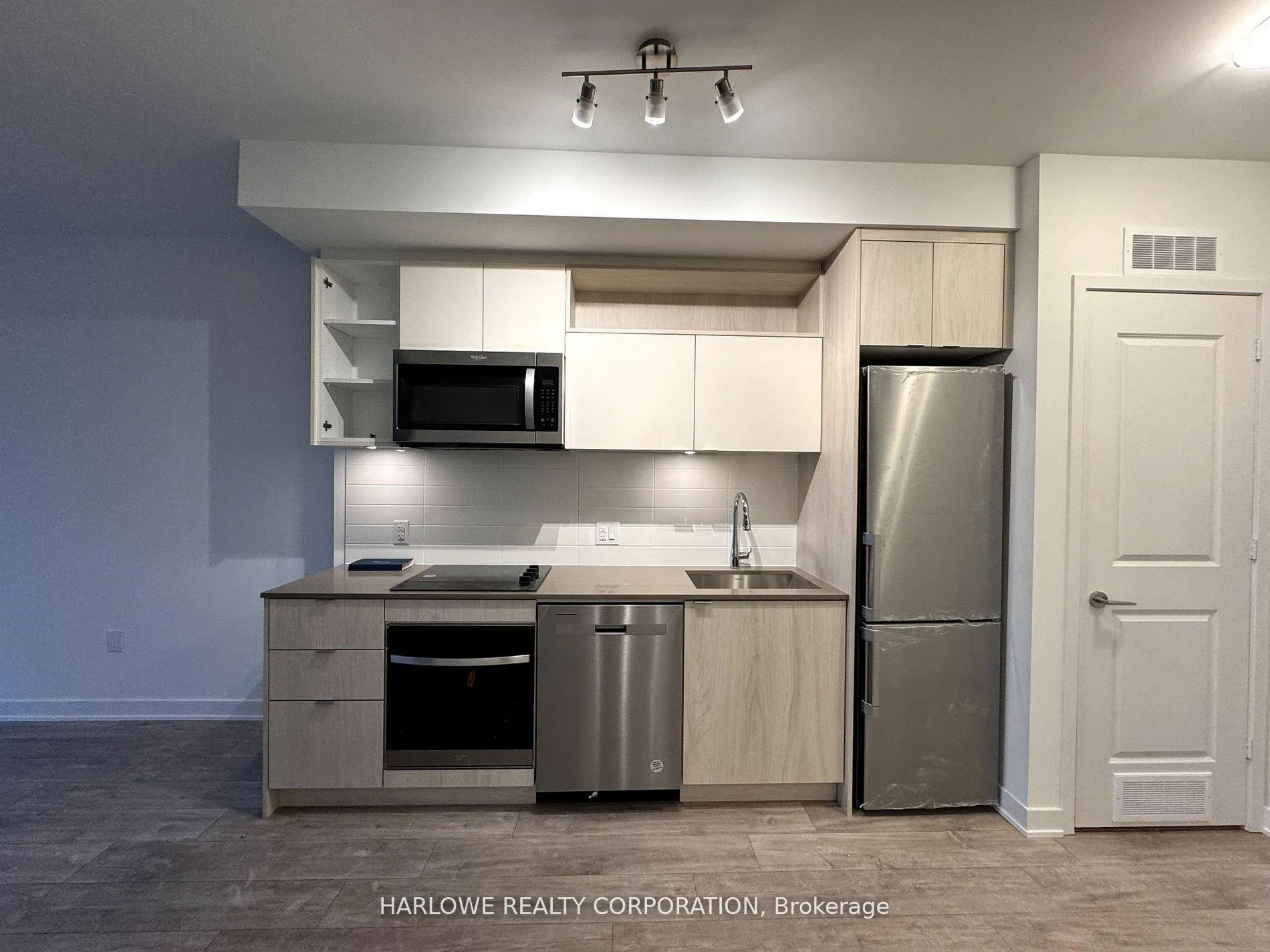 Front of Unit 402, 100 Dalhousie Street