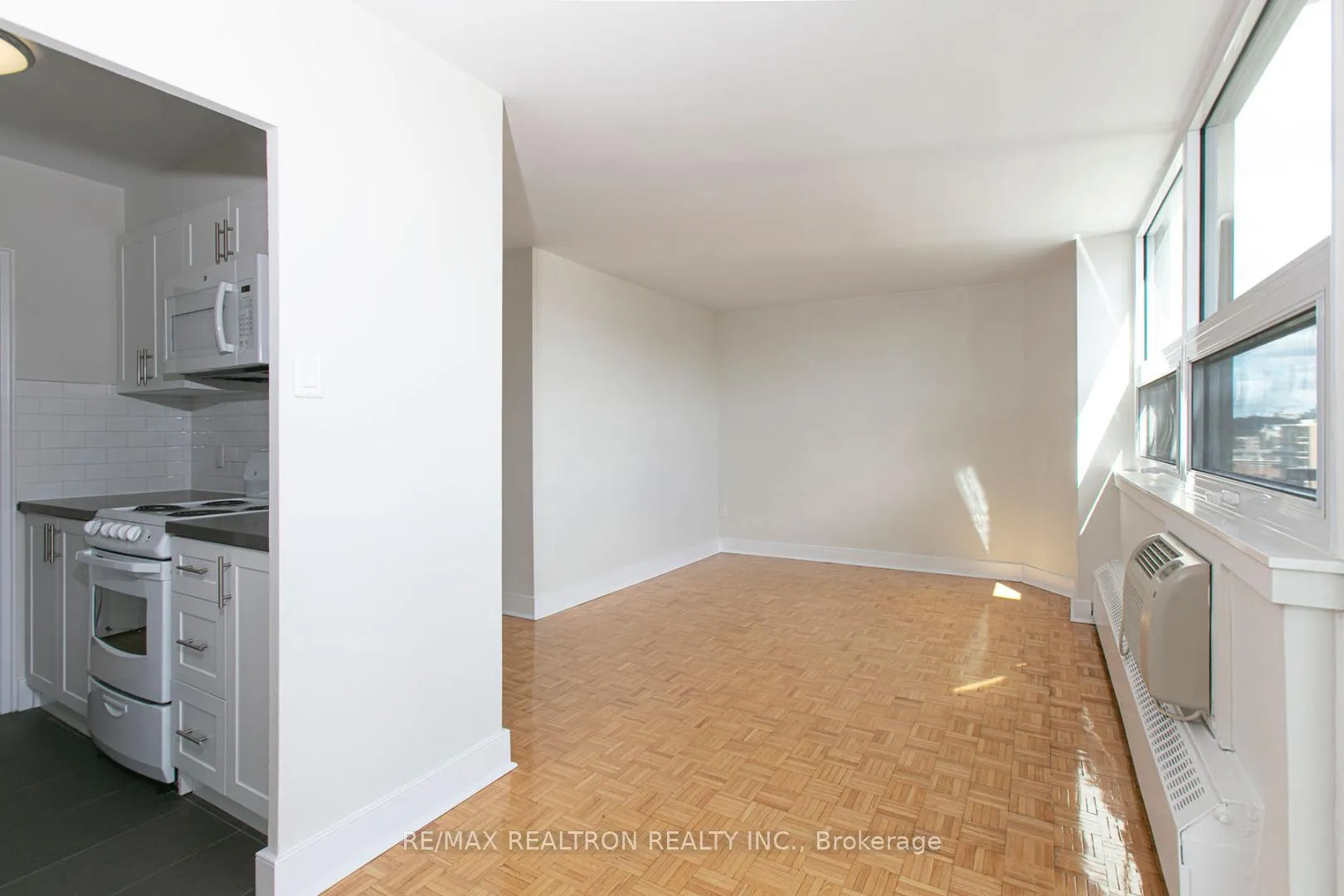 Front of Unit 306, 485 Huron Street