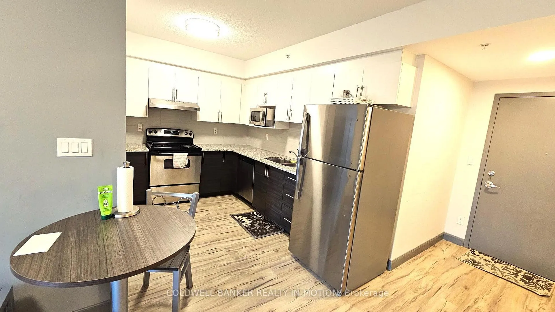 Photo 2 of Unit 2718, 258 B Sunview Street, Waterloo — HOMEH