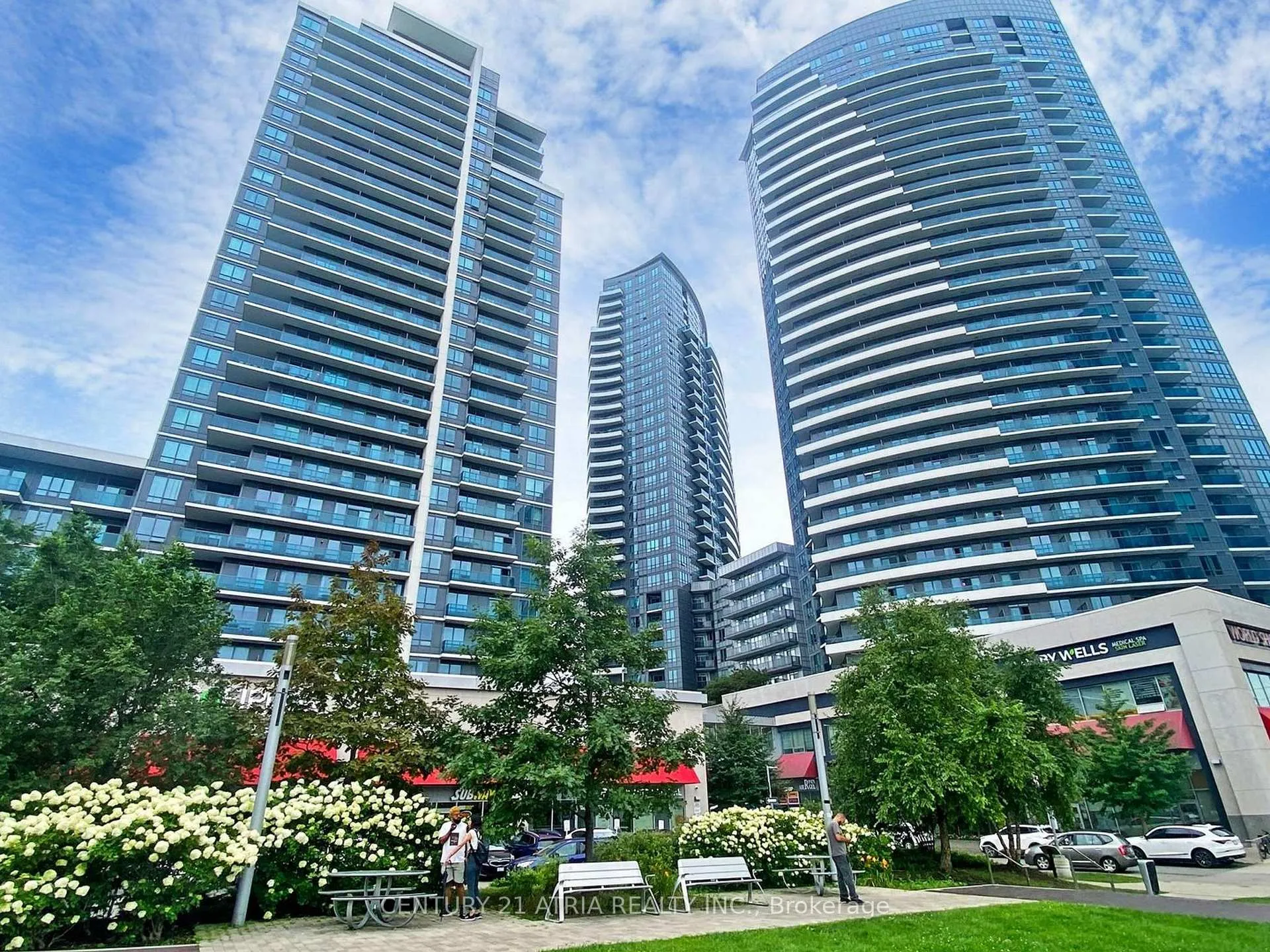 Photo 2 of Unit 1935, 7161 Yonge Street, Markham, Thornhill — HOMEH