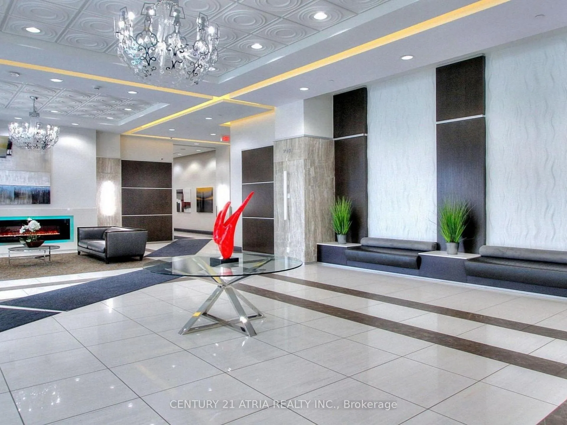 Photo 5 of Unit 1935, 7161 Yonge Street, Markham, Thornhill — HOMEH