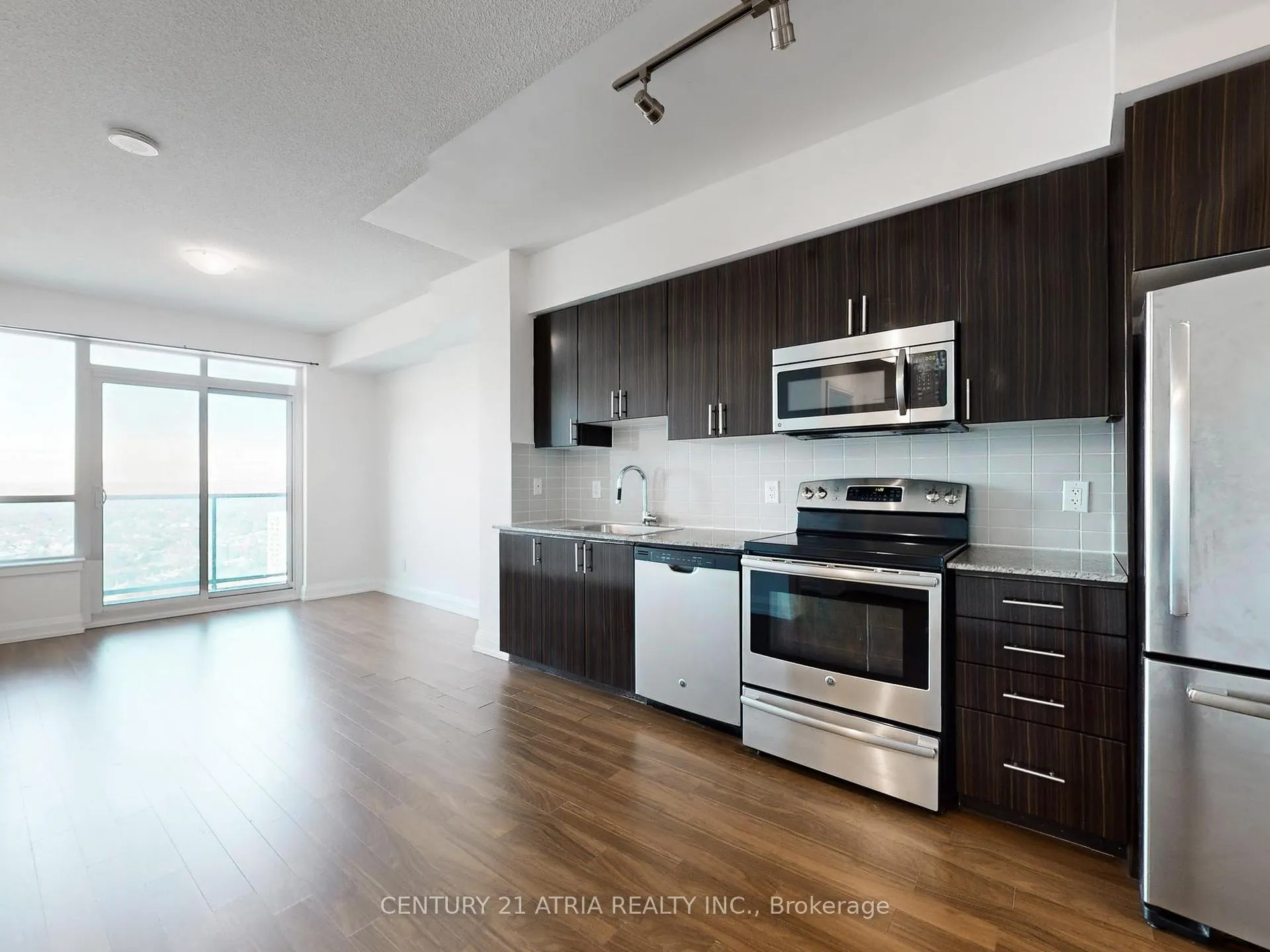 Photo 10 of Unit 1935, 7161 Yonge Street, Markham, Thornhill — HOMEH