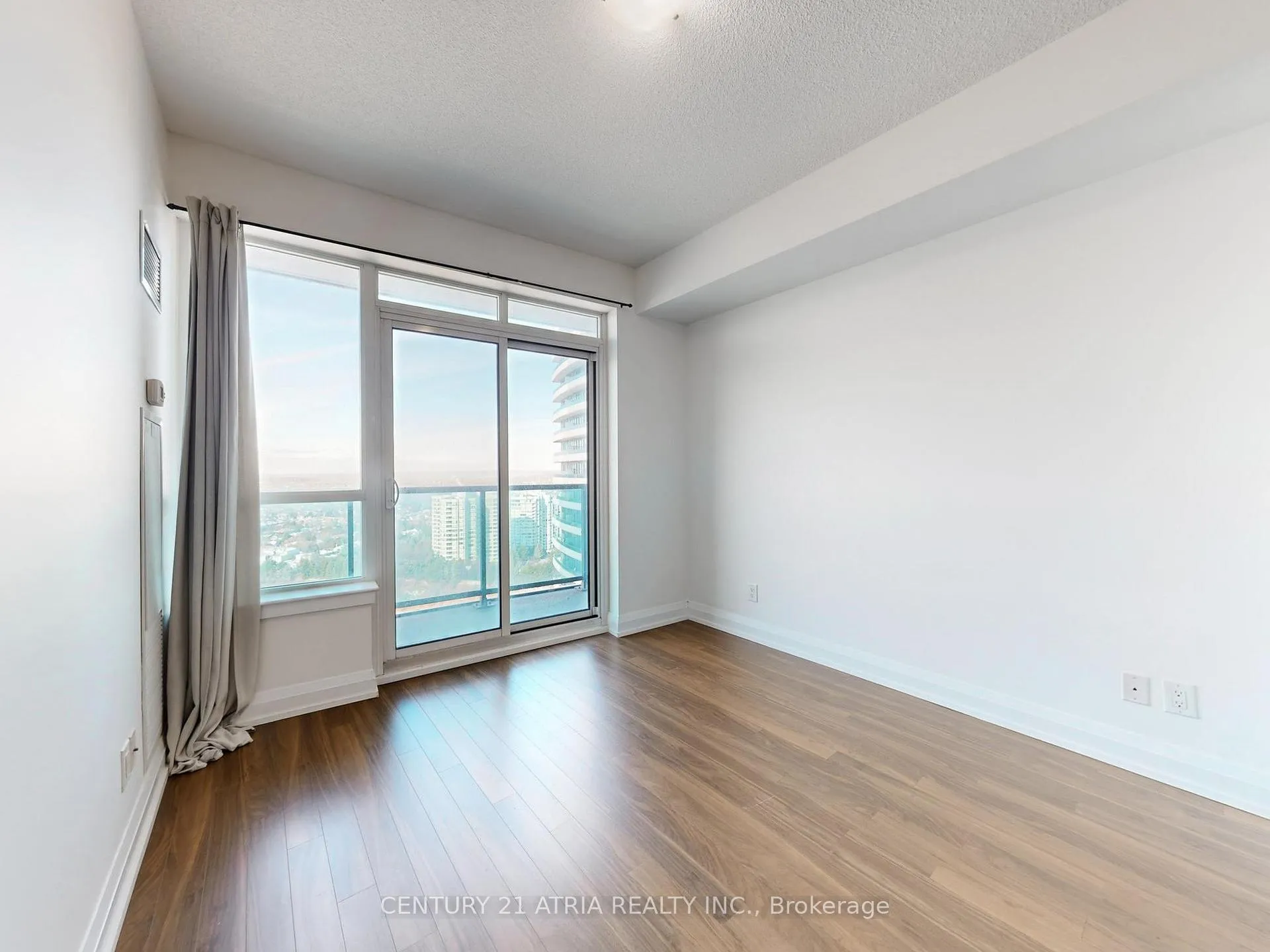 Photo 13 of Unit 1935, 7161 Yonge Street, Markham, Thornhill — HOMEH