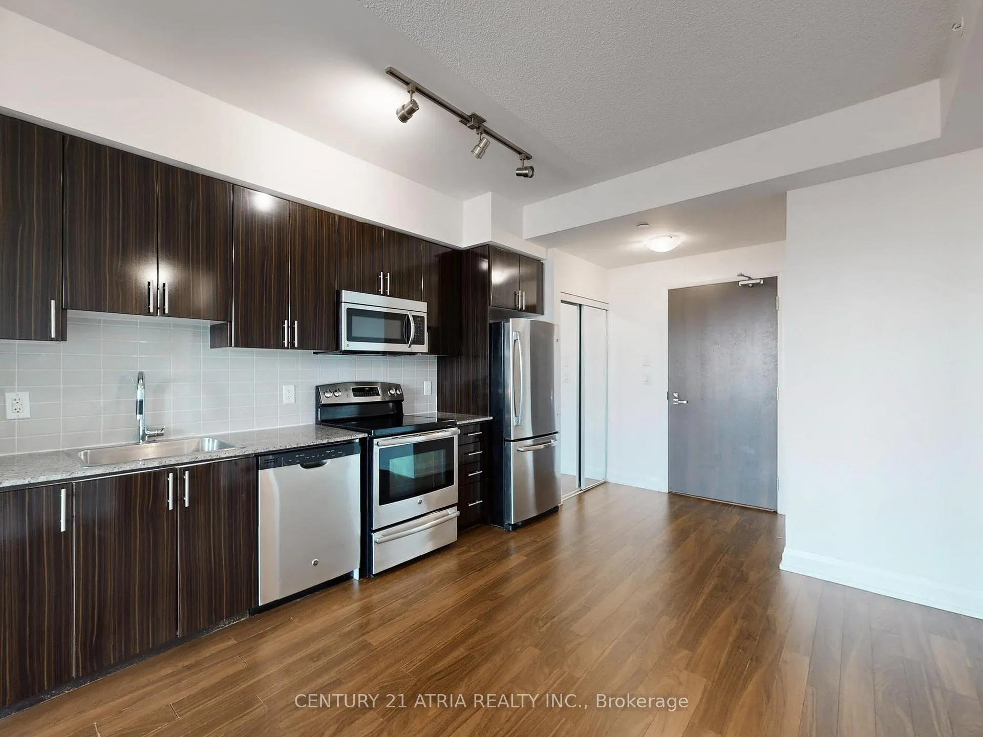 Photo 18 of Unit 1935, 7161 Yonge Street, Markham, Thornhill — HOMEH