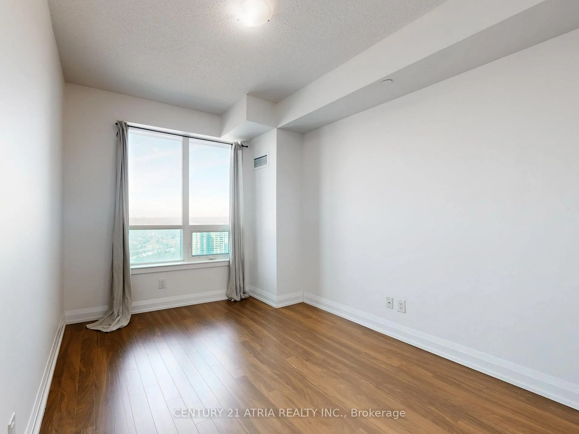 Photo 21 of Unit 1935, 7161 Yonge Street, Markham, Thornhill — HOMEH