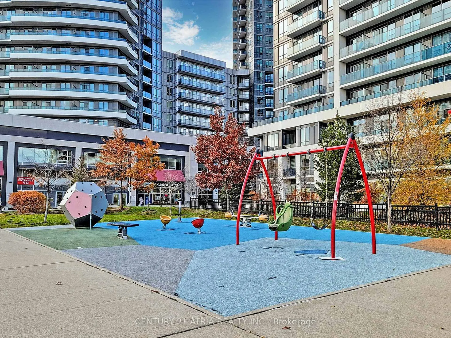 Photo 48 of Unit 1935, 7161 Yonge Street, Markham, Thornhill — HOMEH