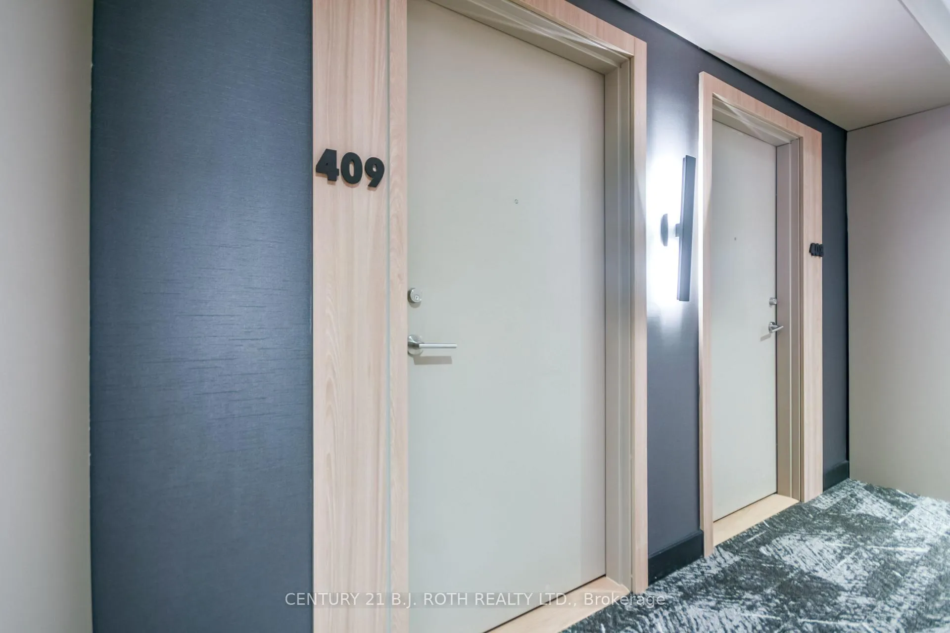 Photo 8 of Unit 409, 185 Dunlop Street E, Barrie, Lakeshore — HOMEH