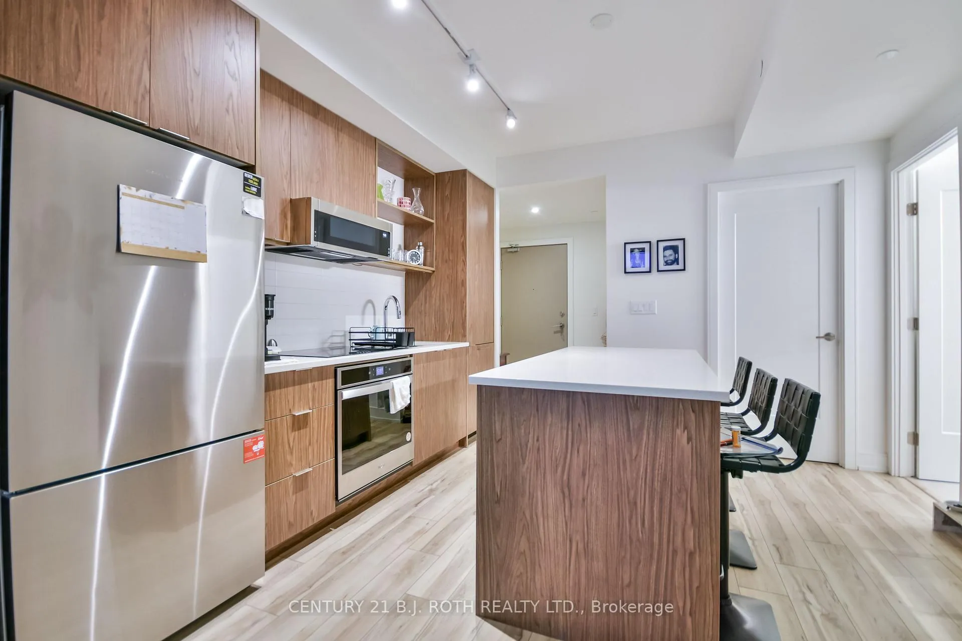 Photo 9 of Unit 409, 185 Dunlop Street E, Barrie, Lakeshore — HOMEH