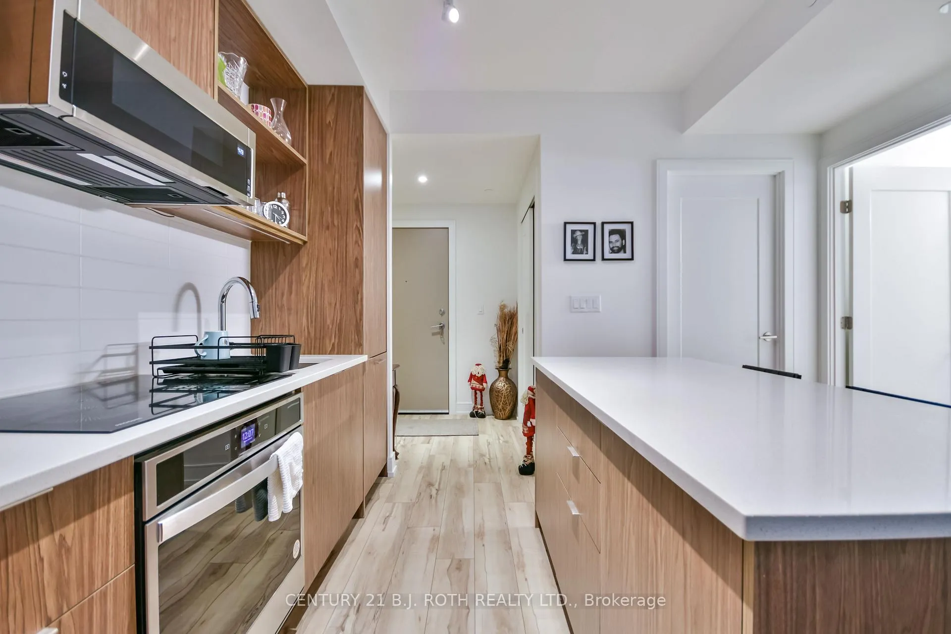 Photo 12 of Unit 409, 185 Dunlop Street E, Barrie, Lakeshore — HOMEH