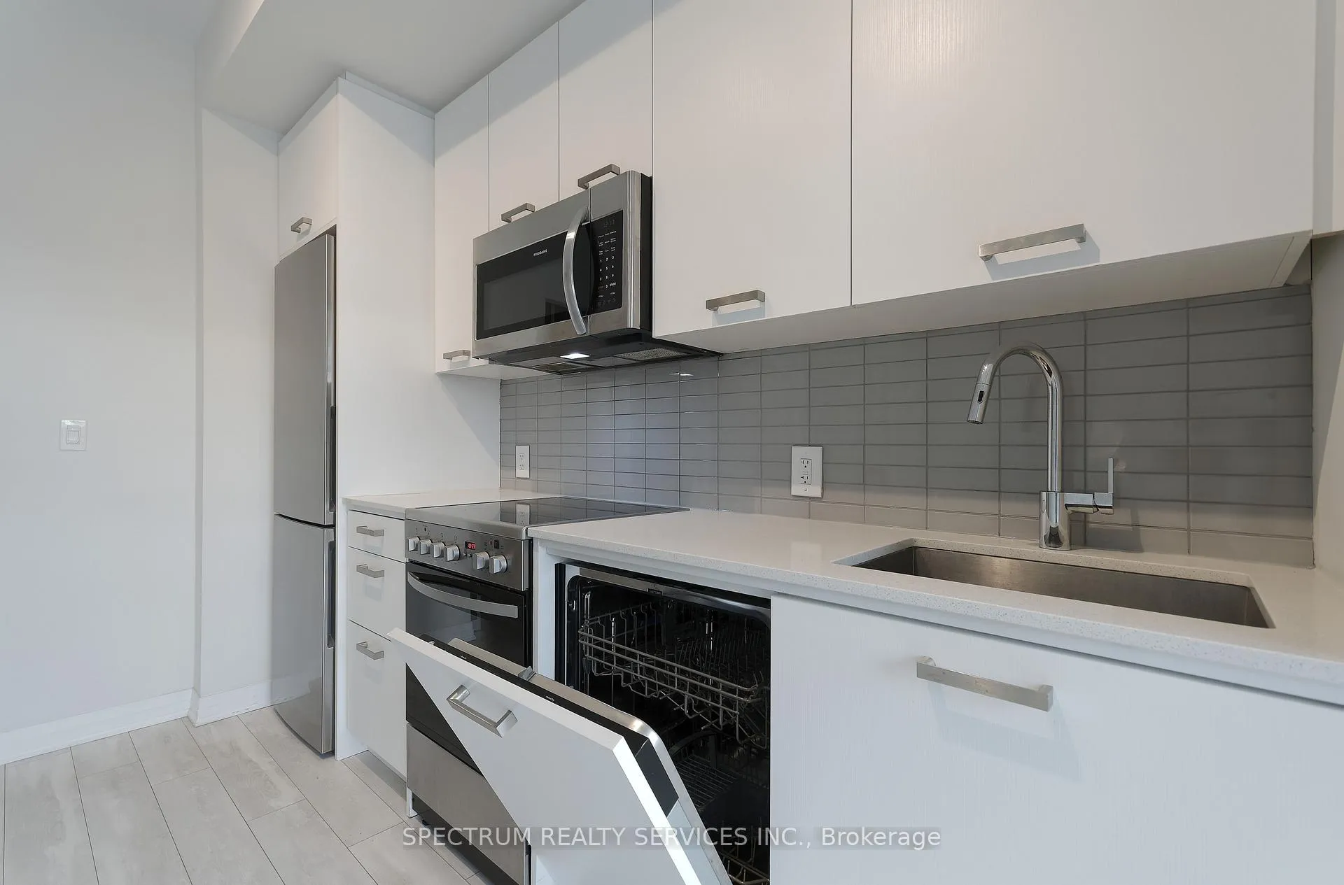 Photo 11 of Unit 409, 1630 Queen Street E, Toronto, The Beaches — HOMEH