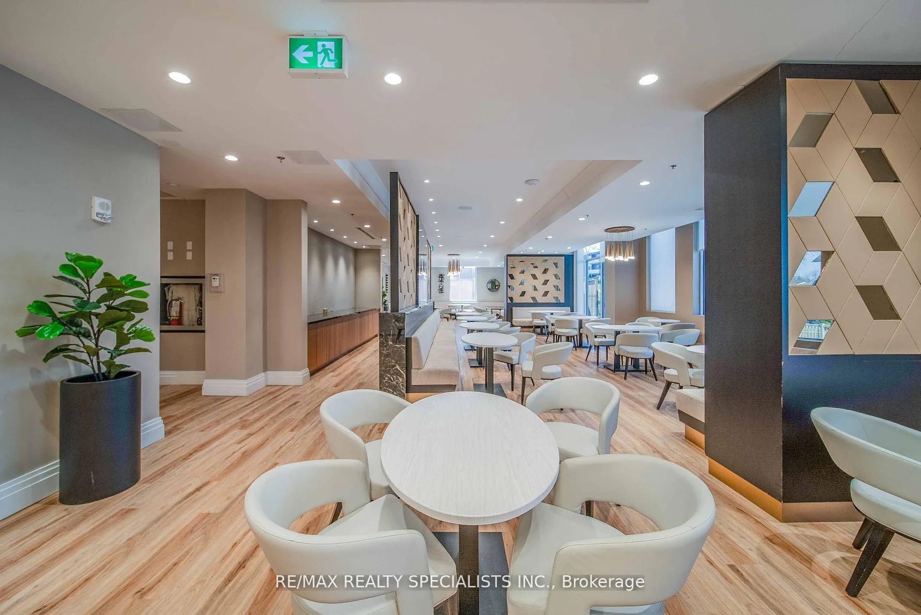 Photo 7 of Unit Restaurant, 5698 Main Street, Niagara Falls, Hospital — HOMEH