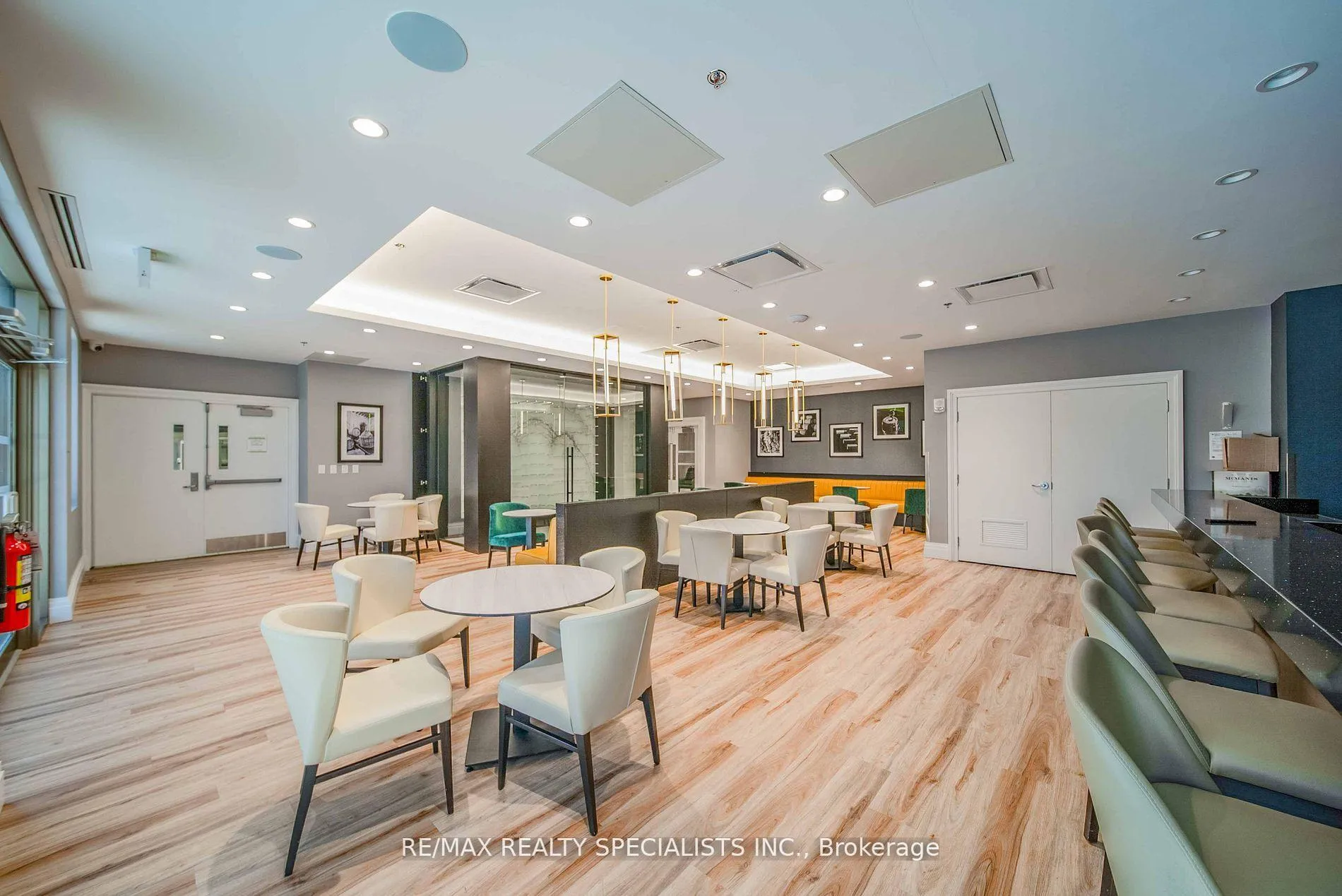 Photo 14 of Unit Restaurant, 5698 Main Street, Niagara Falls, Hospital — HOMEH