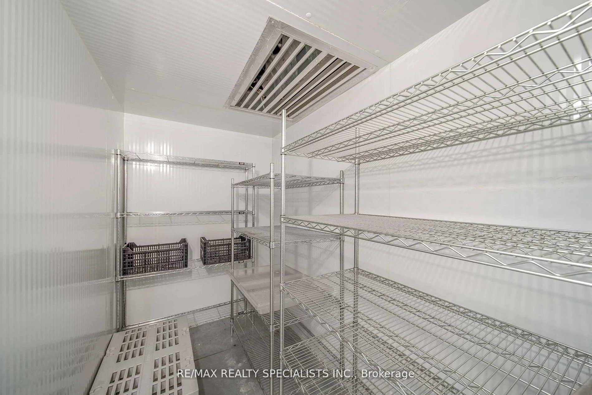 Photo 19 of Unit Restaurant, 5698 Main Street, Niagara Falls, Hospital — HOMEH