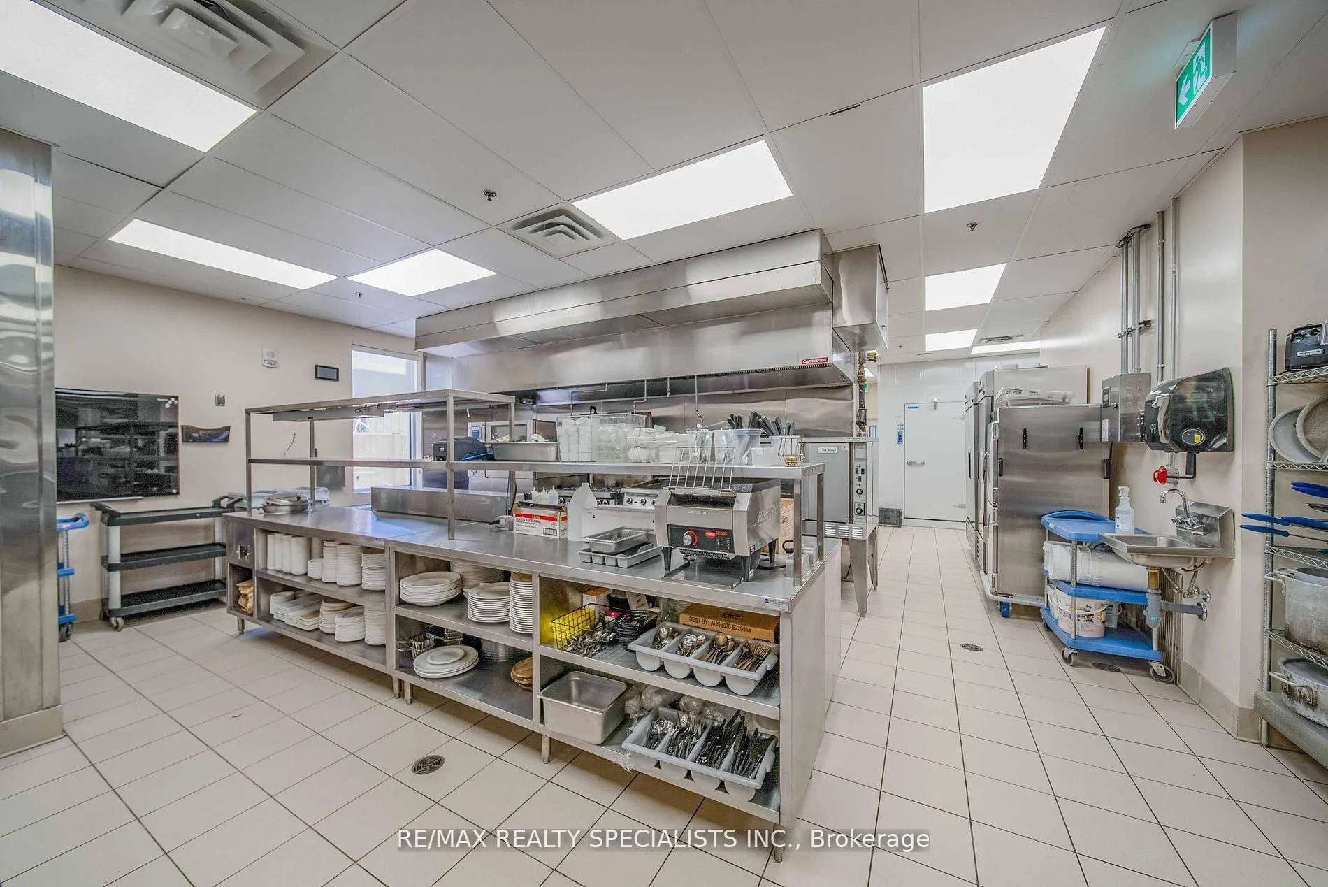 Photo 26 of Unit Restaurant, 5698 Main Street, Niagara Falls, Hospital — HOMEH