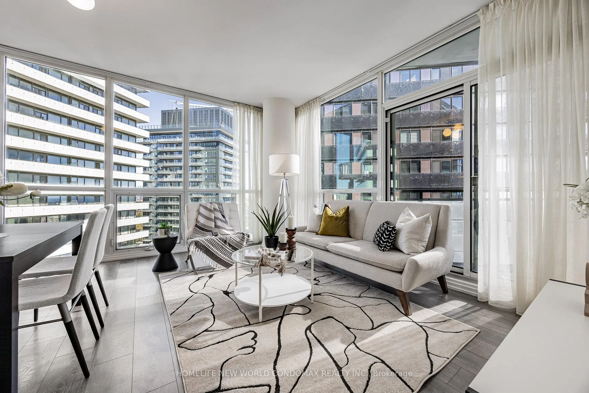 Photo 10 of Unit 5010, 45 Charles Street E, Toronto, Church-Yonge Corridor — HOMEH