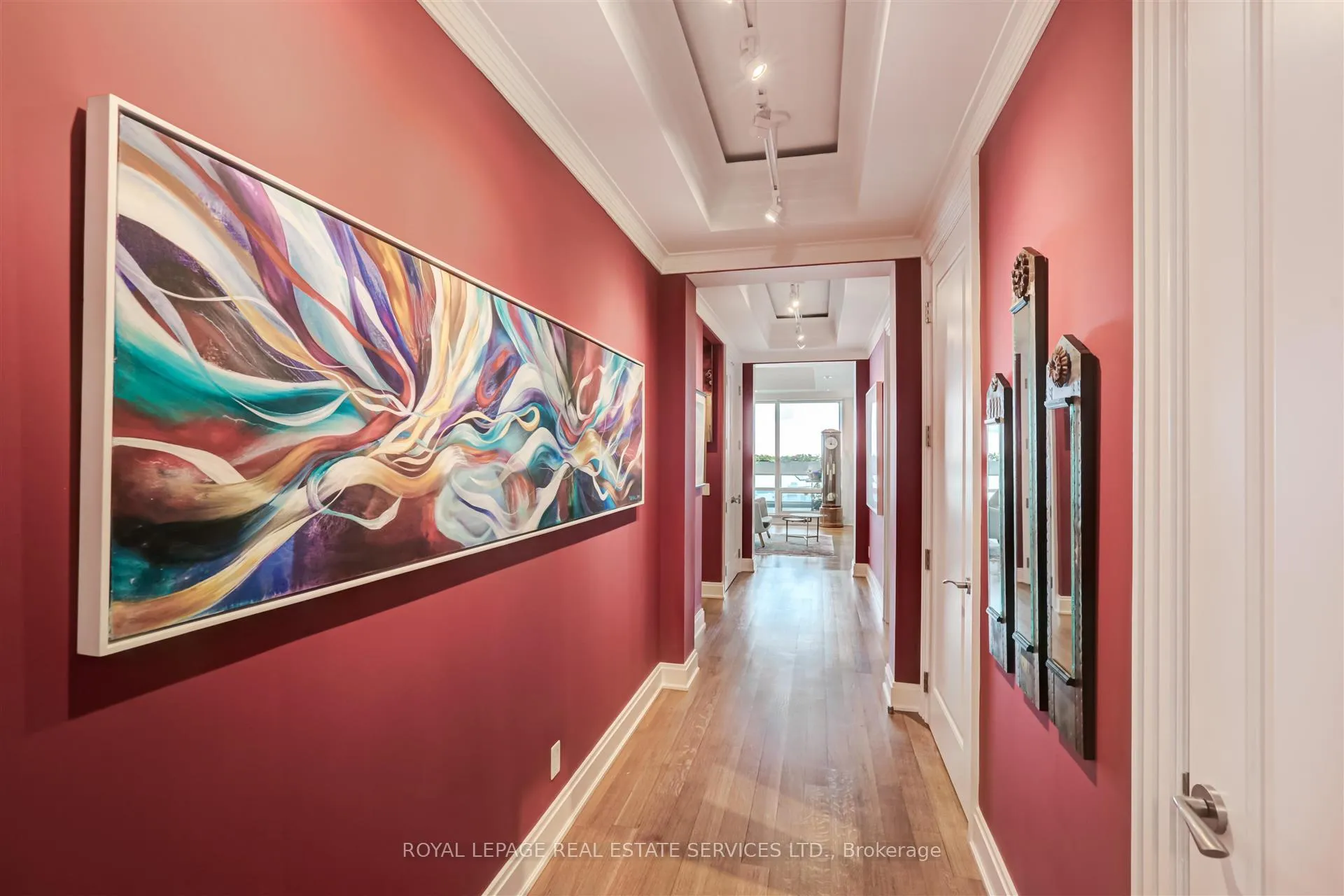 Photo 6 of Unit 902, 206 Bloor Street W, Toronto, The Annex — HOMEH