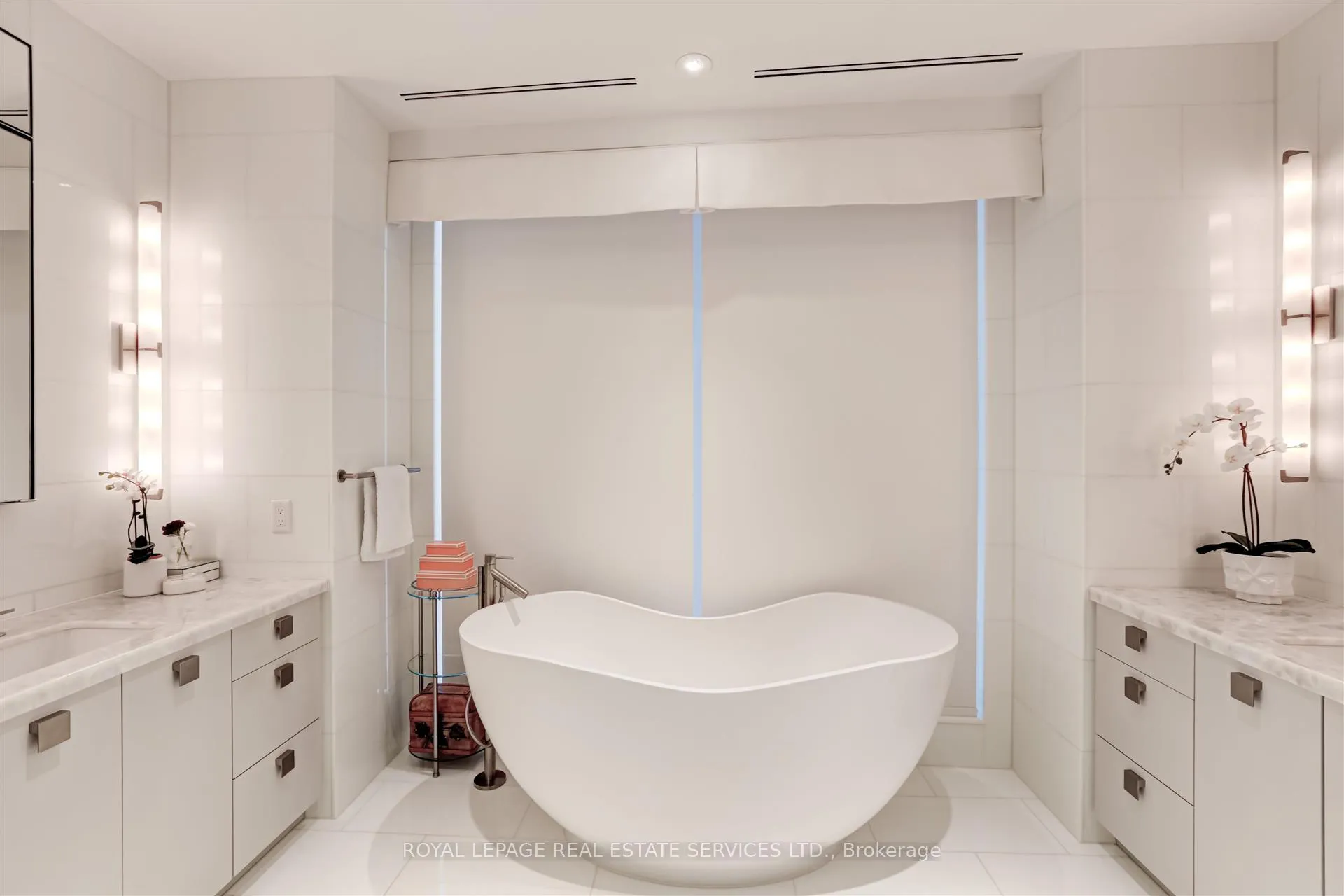 Photo 17 of Unit 902, 206 Bloor Street W, Toronto, The Annex — HOMEH