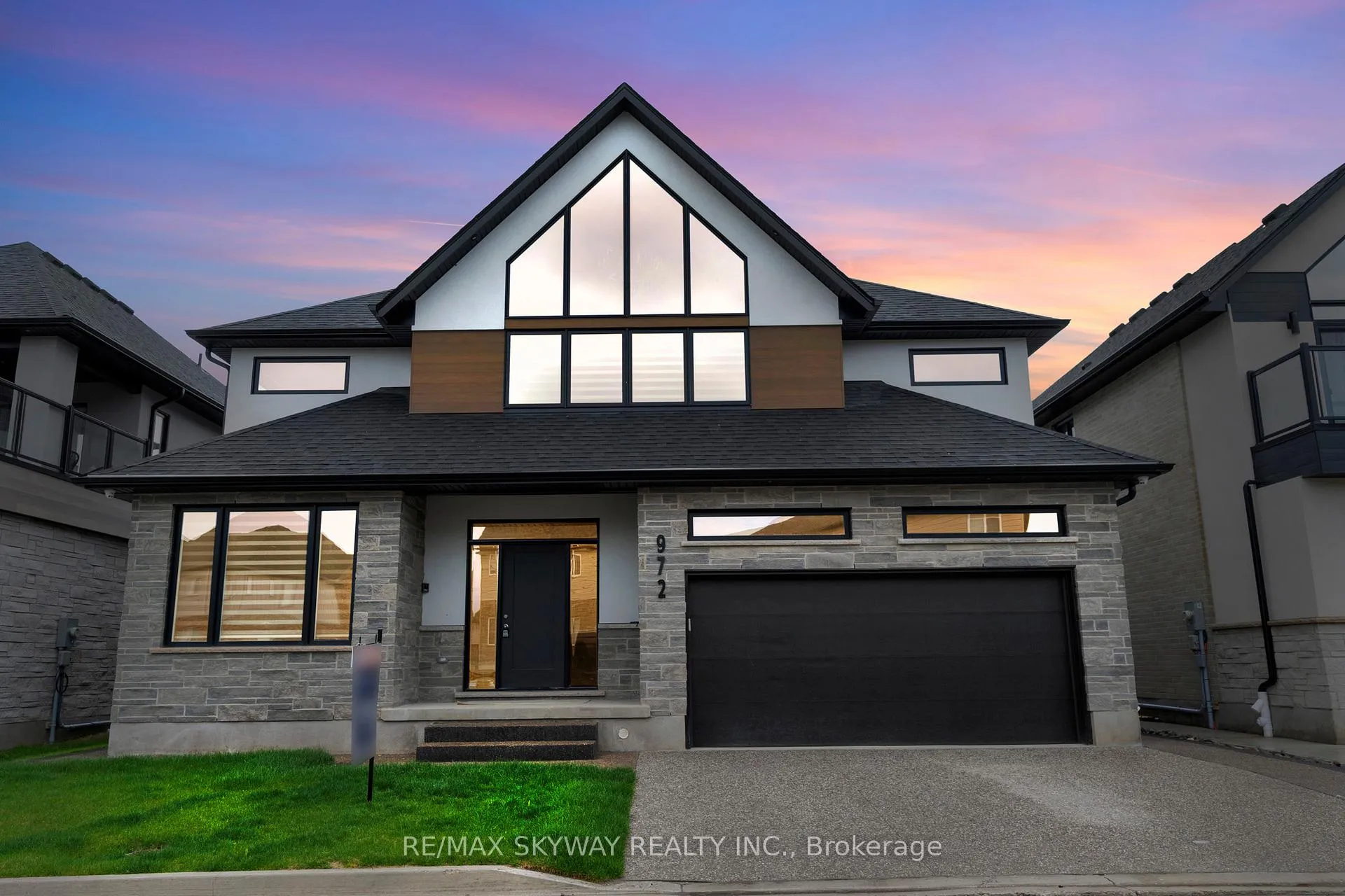 Photo 1 of Unit 18, 972 Stonecliffe Walk, Kitchener, Doon South — HOMEH