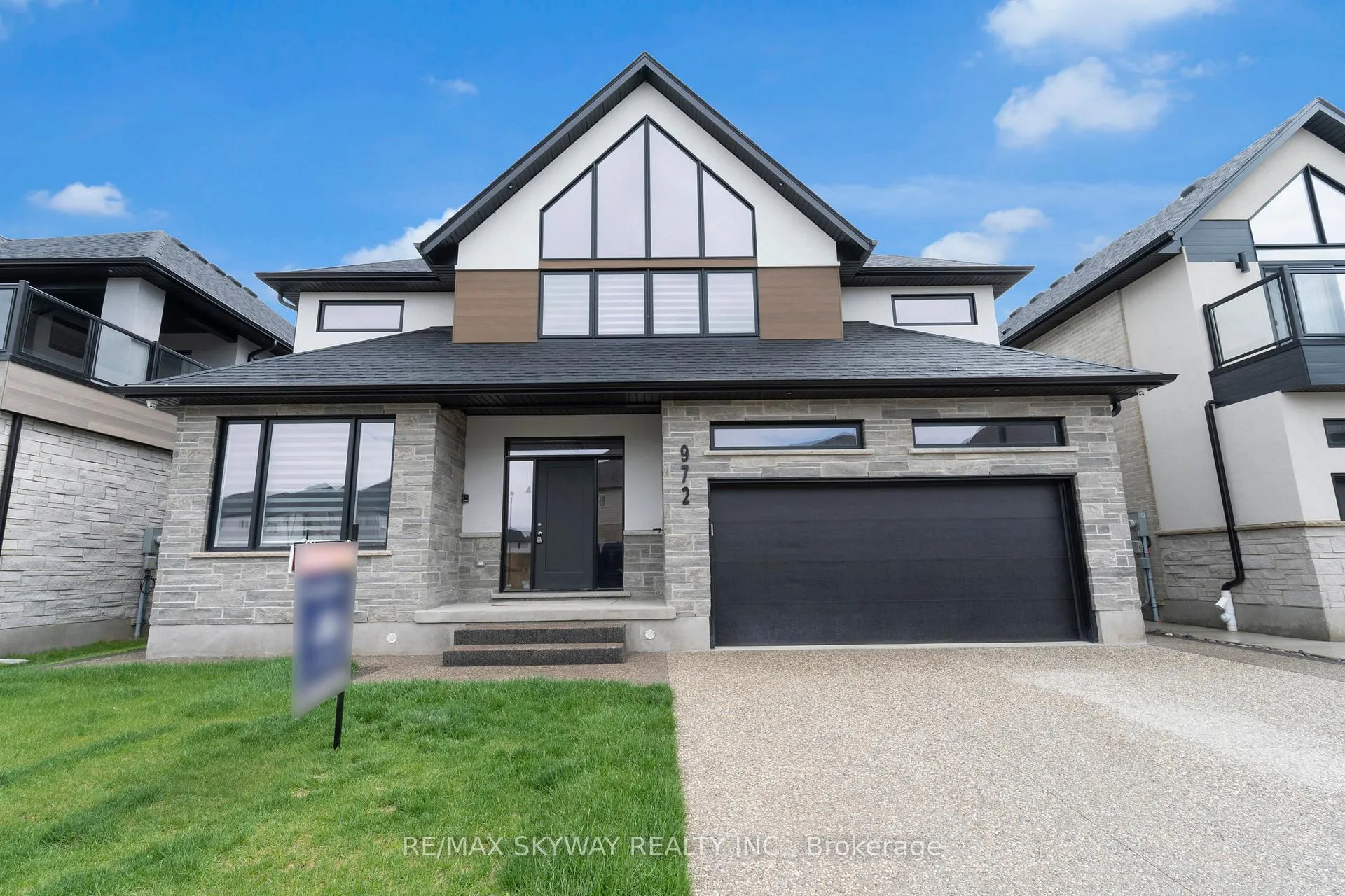 Photo 3 of Unit 18, 972 Stonecliffe Walk, Kitchener, Doon South — HOMEH
