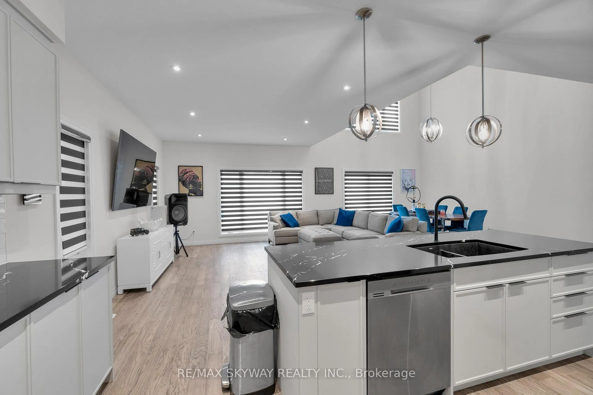 Photo 12 of Unit 18, 972 Stonecliffe Walk, Kitchener, Doon South — HOMEH