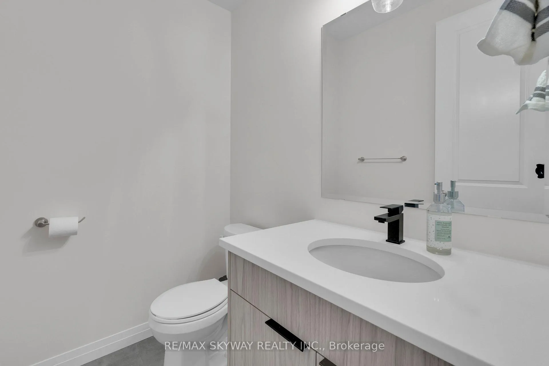 Photo 18 of Unit 18, 972 Stonecliffe Walk, Kitchener, Doon South — HOMEH