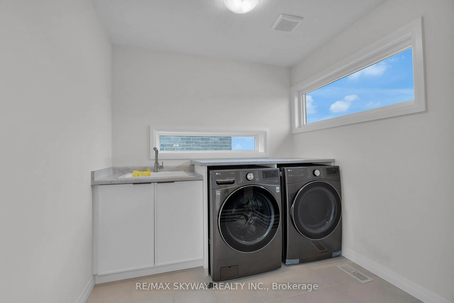 Photo 25 of Unit 18, 972 Stonecliffe Walk, Kitchener, Doon South — HOMEH