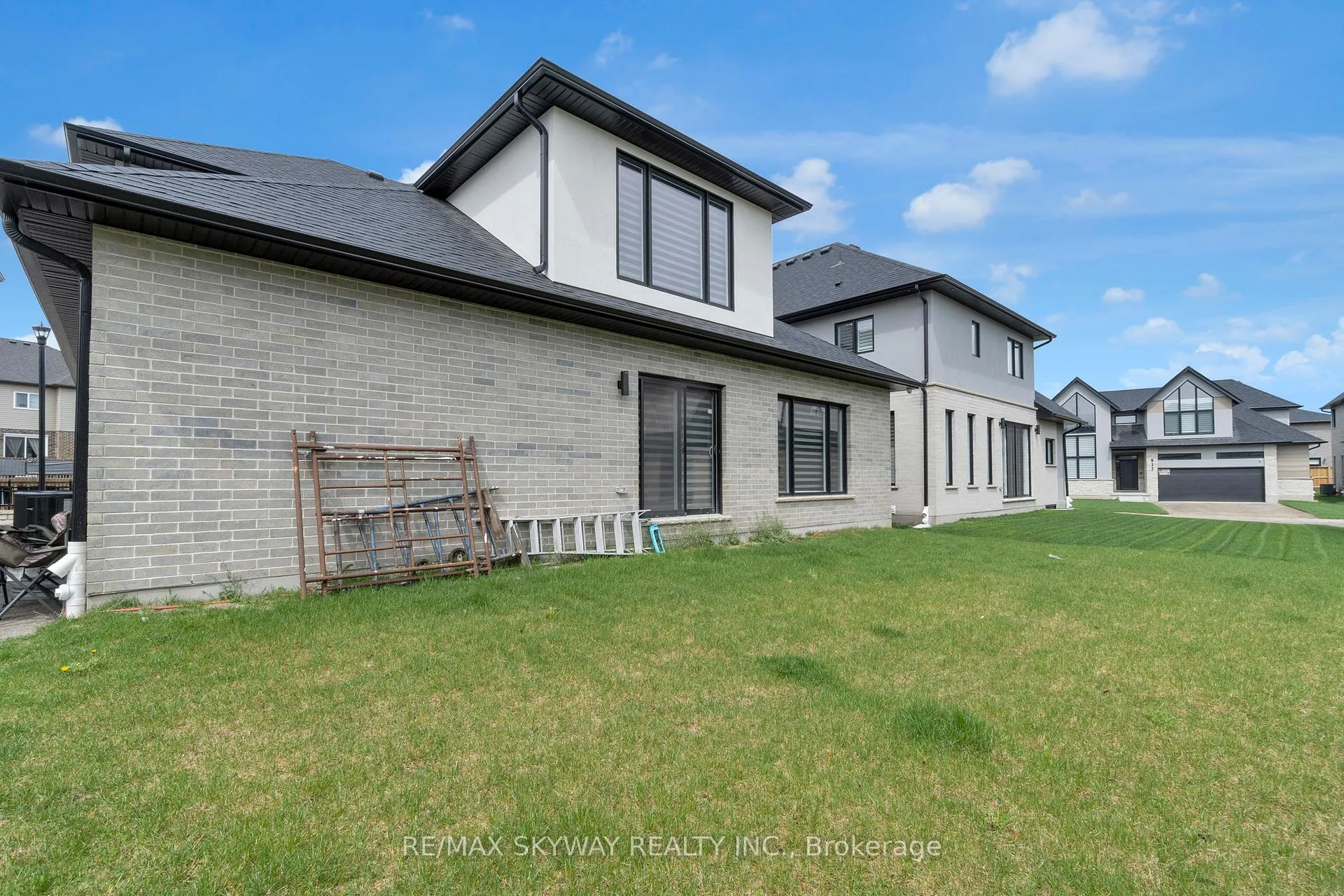 Photo 37 of Unit 18, 972 Stonecliffe Walk, Kitchener, Doon South — HOMEH