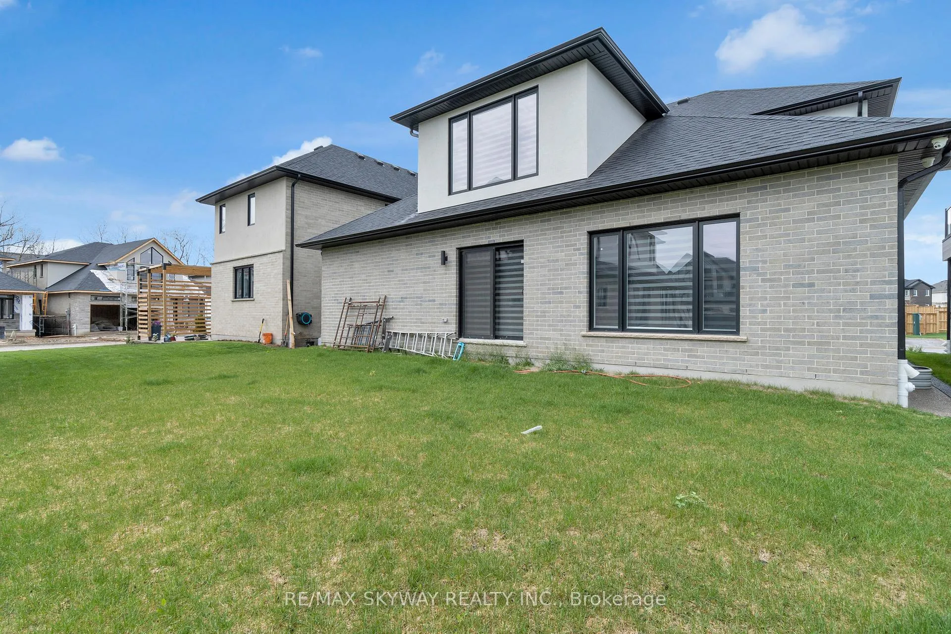 Photo 38 of Unit 18, 972 Stonecliffe Walk, Kitchener, Doon South — HOMEH