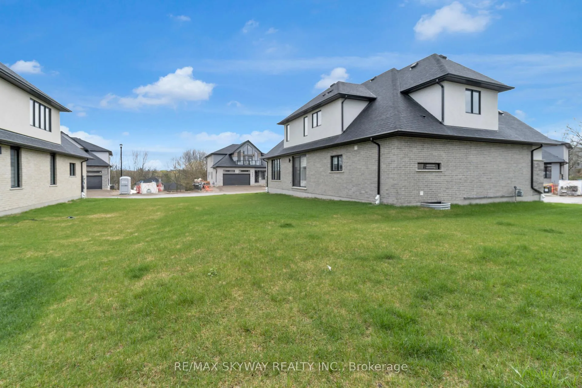 Photo 39 of Unit 18, 972 Stonecliffe Walk, Kitchener, Doon South — HOMEH