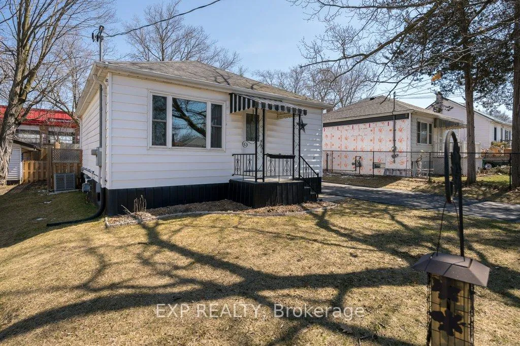 Photo 3 of 27 Valleyview Crescent, Belleville, Belleville Ward — HOMEH