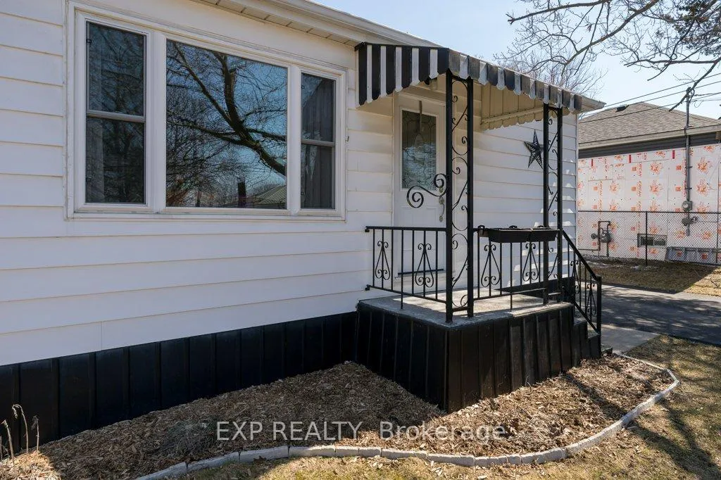 Photo 4 of 27 Valleyview Crescent, Belleville, Belleville Ward — HOMEH