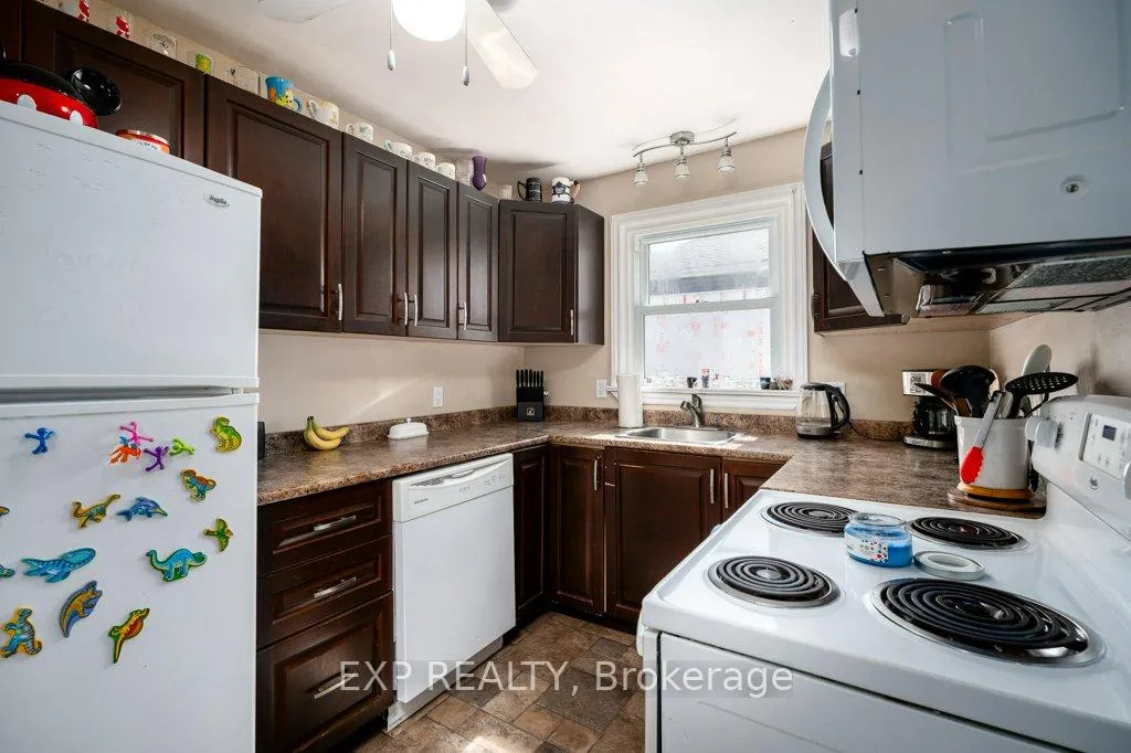 Photo 10 of 27 Valleyview Crescent, Belleville, Belleville Ward — HOMEH