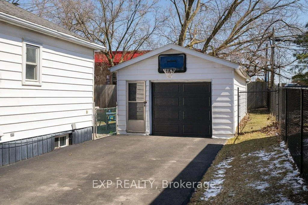 Photo 25 of 27 Valleyview Crescent, Belleville, Belleville Ward — HOMEH