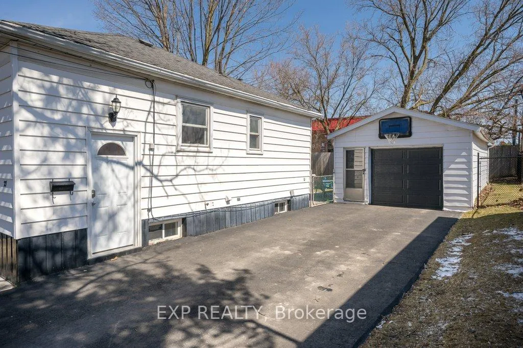 Photo 26 of 27 Valleyview Crescent, Belleville, Belleville Ward — HOMEH