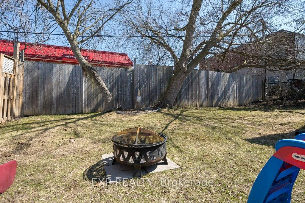 Photo 31 of 27 Valleyview Crescent, Belleville, Belleville Ward — HOMEH
