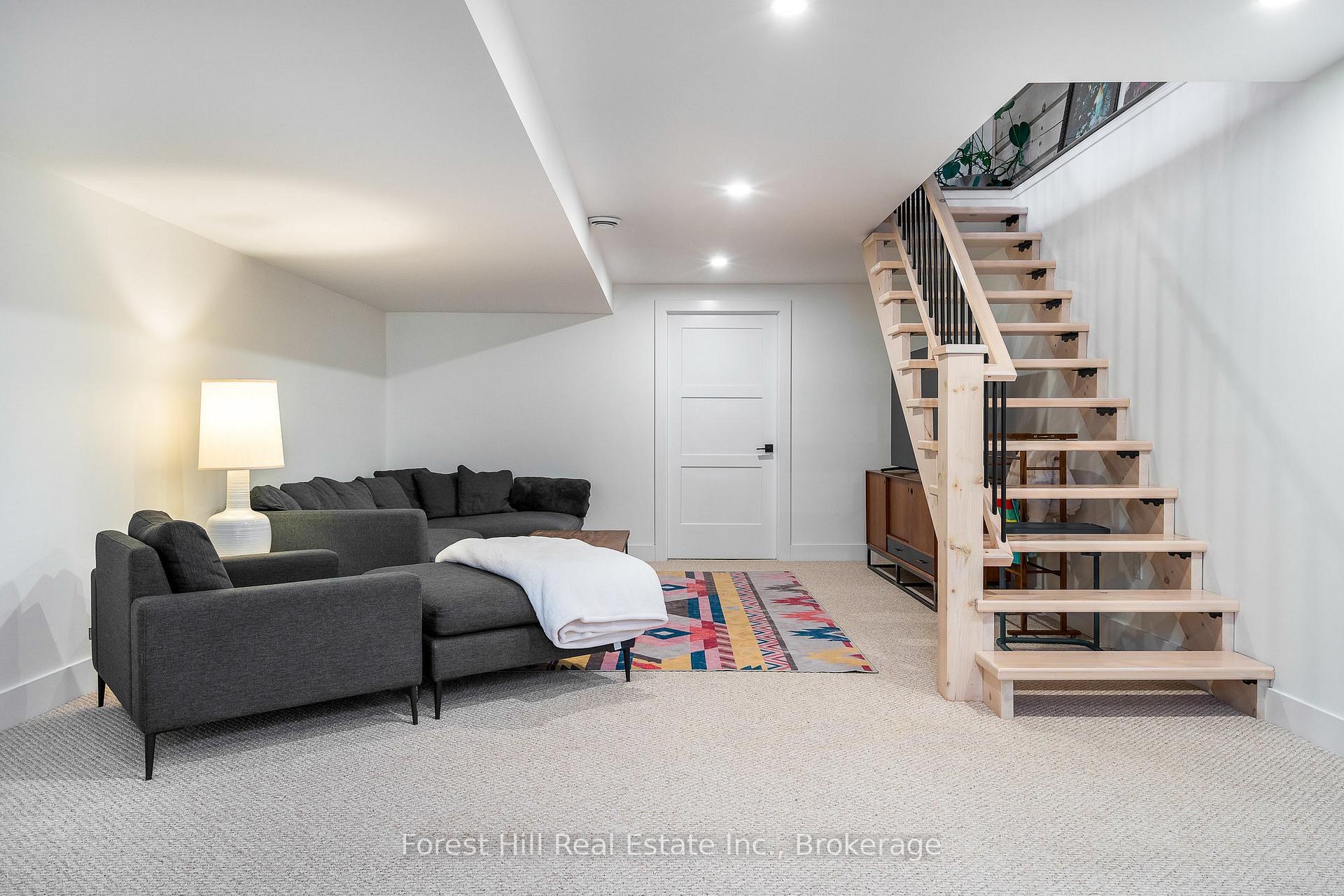 Photo 23 of 120 Confederation Drive, Chatsworth — HOMEH