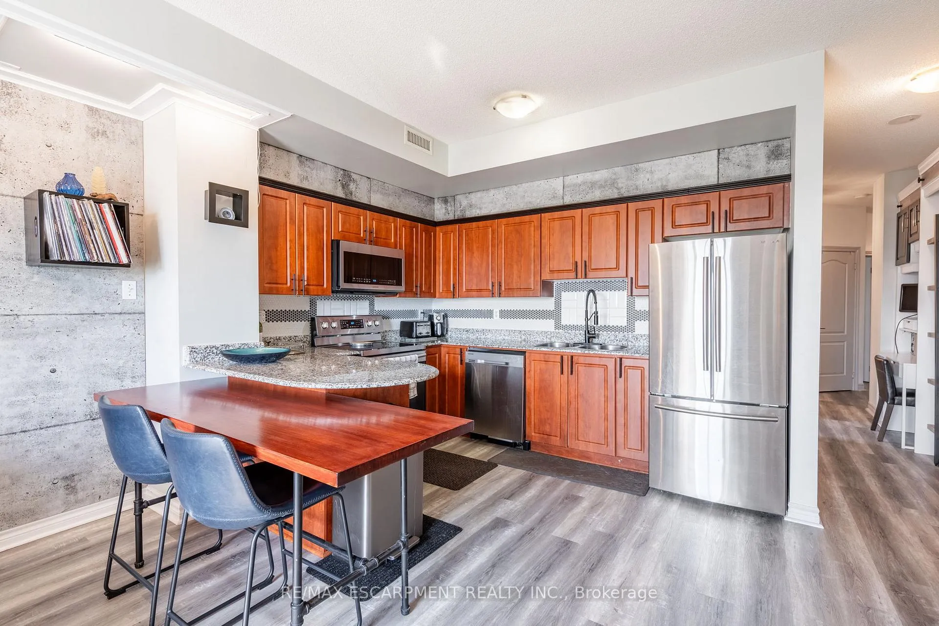 Photo 11 of Unit 612, 135 James Street S, Hamilton, Durand — HOMEH