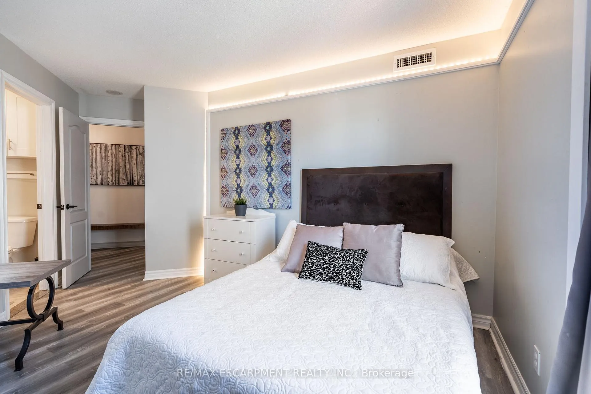 Photo 23 of Unit 612, 135 James Street S, Hamilton, Durand — HOMEH