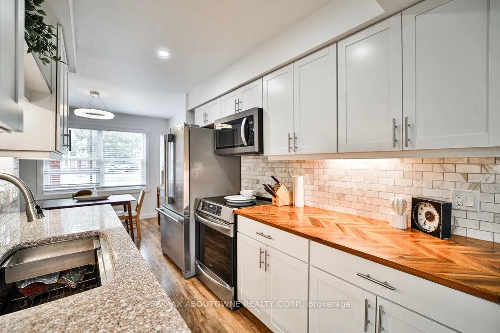 Photo 6 of Unit 4, 403 Keats Way, Waterloo — HOMEH