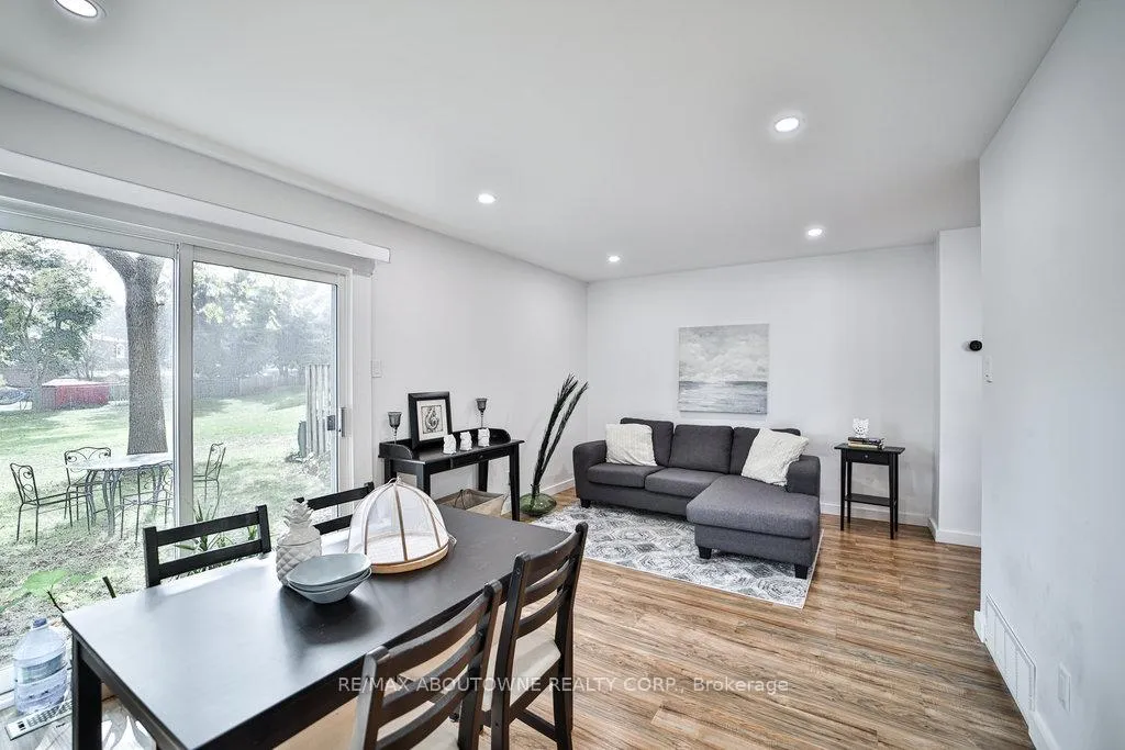 Photo 9 of Unit 4, 403 Keats Way, Waterloo — HOMEH