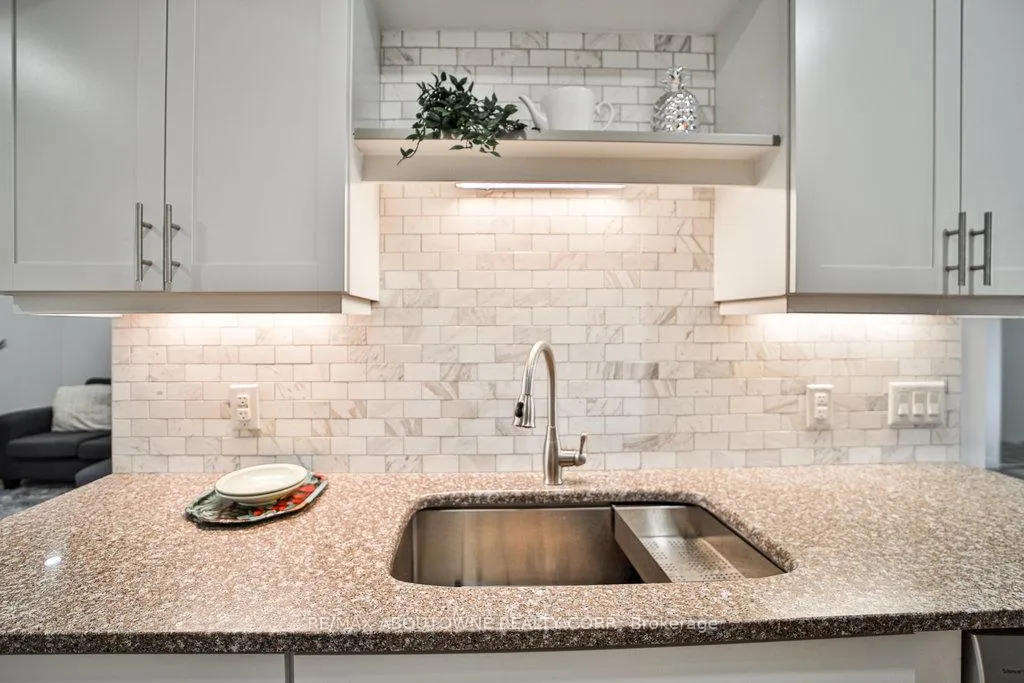 Photo 11 of Unit 4, 403 Keats Way, Waterloo — HOMEH